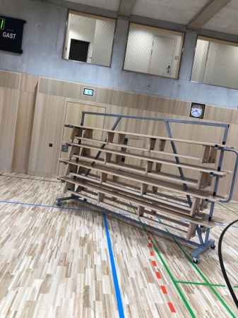 Transportwagen für Turnbänke