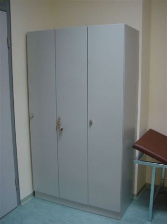 Garderobenkasten